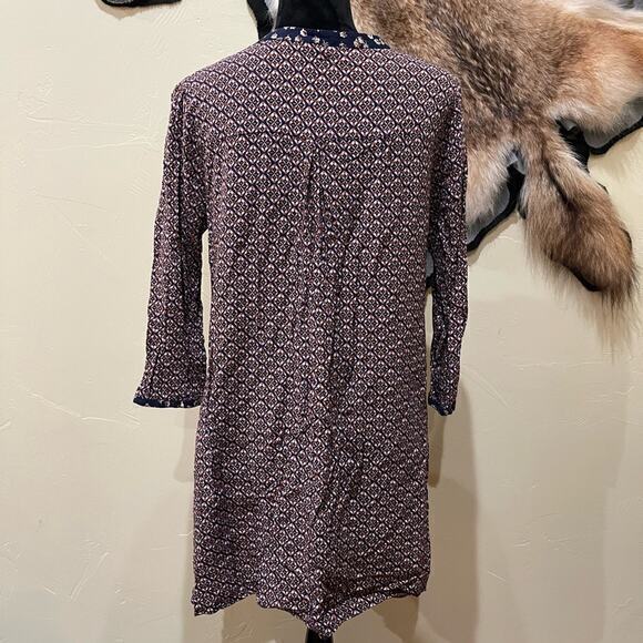 Hem &‎ Thread Dress - Picture 2 of 6